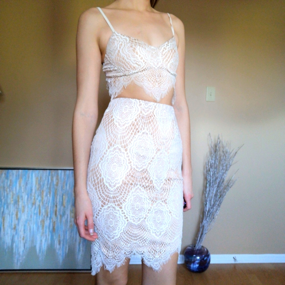 Lace set